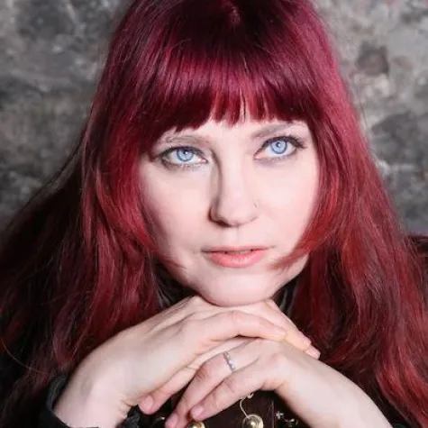 Bild: Singer-Songwriter Tabitha Elkins Announces New CD “Upside Down World” Set to Release this May