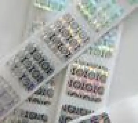 Bild: Sicherheitsetiketten von Robos schützen vor Plagiaten