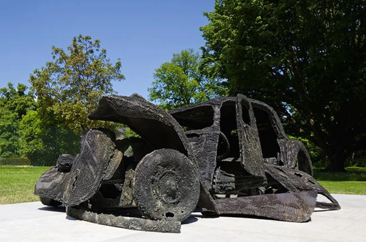 Arman, Traction avant, traction après, 1991, Blickachsen 9 (2013), c Stiftung Blickachsen & Künstler