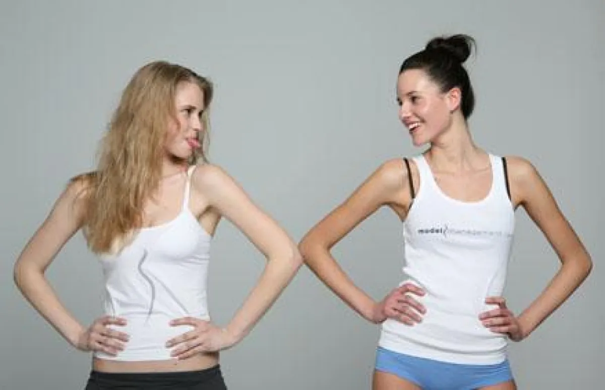 Yasmin Avolo und Alazne Bilbao (Group Models / Fotocredit: Eva Armillas / modelmanagement.com)