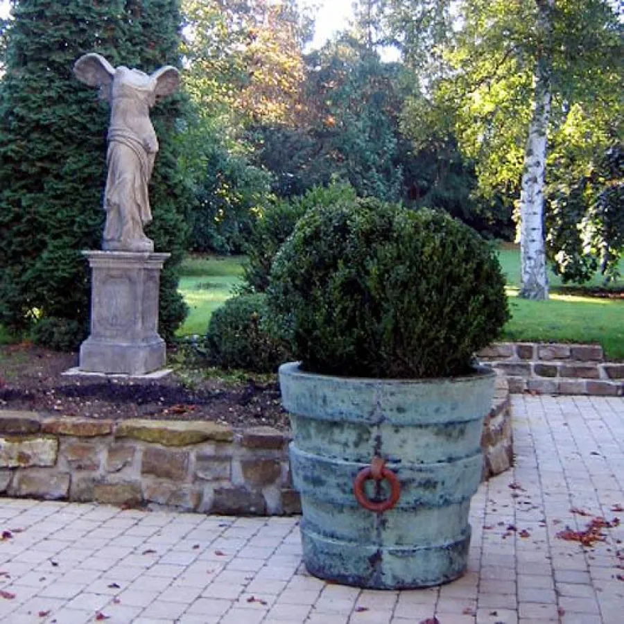 Einblick in den kleinen Park von ROUX HOME & GARDEN in Grosselfingen bei Balingen