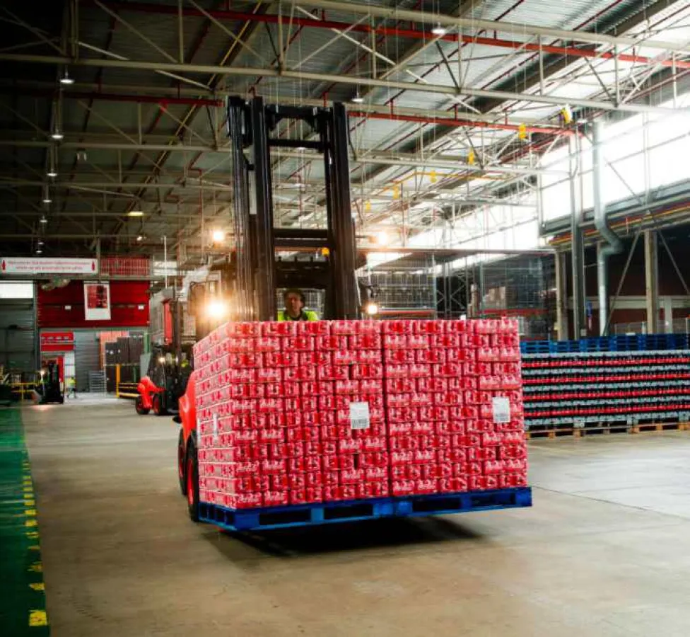 @ Zetes-Zetes' Scanning-System an Coca-Cola Gabelstaplern