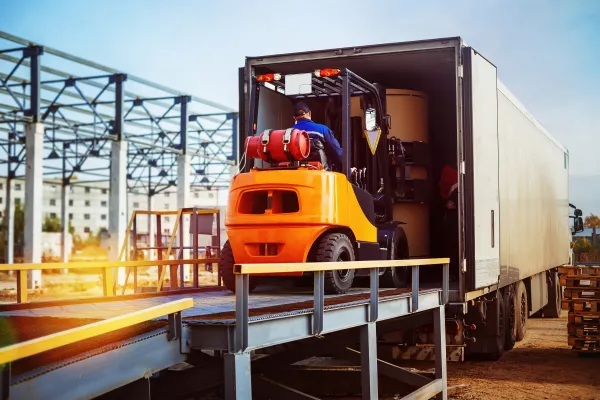 Revolution im Logistikbereich: Warum Komplettladungen die Lösung für günstige Transporte nach Afghanistan sind Bild: Revolution im Logistikbereich: Warum Komplettladungen die Lösung für günstige Transporte nach Afghanistan sind