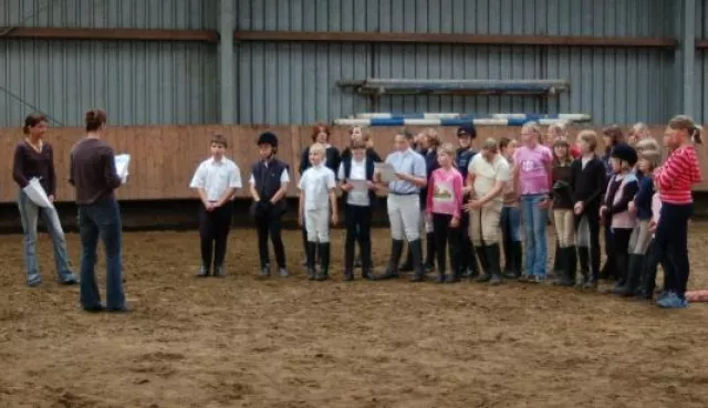 Bild: Stefanie Kogenschott siegt im Springen