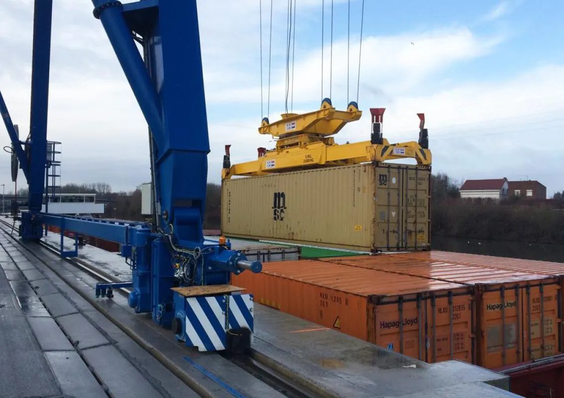 Verladung von MSC-Containern am Escaut Valenciennes Terminal (© Contargo)