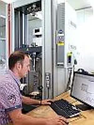 Bild: DePuy Synthes nutzt DQ/IQ/OQ Qualifizierungs-Service von Zwick