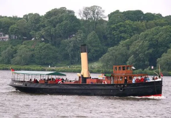 Bild: Dampfeisbrecher ELBE zum 821. Hafengeburtstag Hamburg unter Dampf - Auch Fahrten nach Blankenese und Lauenburg.