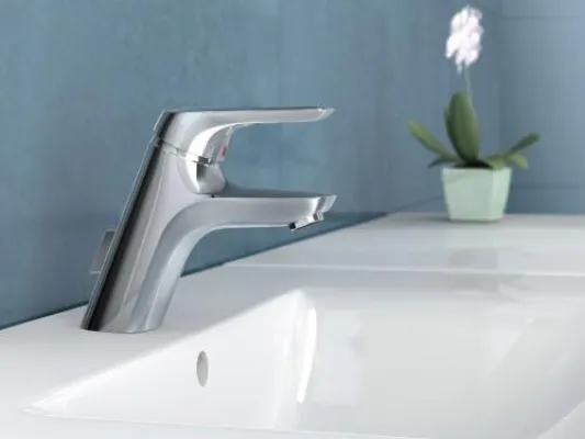 Bild: Sauber und sicher: Trinkwasser in Bad und Küche