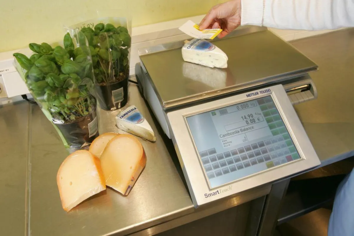 GS1 DataBar in der Praxis: Etikettierung für die SB-Theke. Alle neu ausgelieferten UC3-Line Waagen verfügen ab Werk über die für den GS1 DataBar erforderlichen Upgrades.