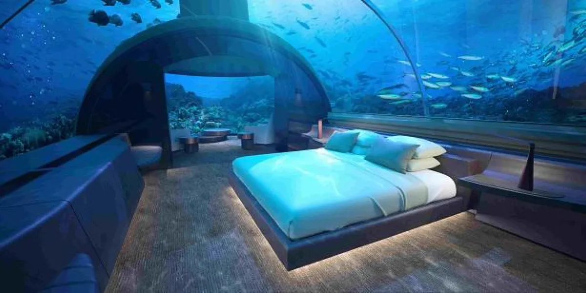 Conrad_Rangali_Undersea_King_Guest_Suite_2_© 2018 Hilton
