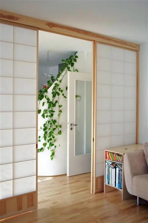 Mit MADOCA kein Problem: Shoji-japanische Schiebetüren, bespannt vom Tischler. Elegante Schlichtheit von Japanpapier, Licht und Schatten
