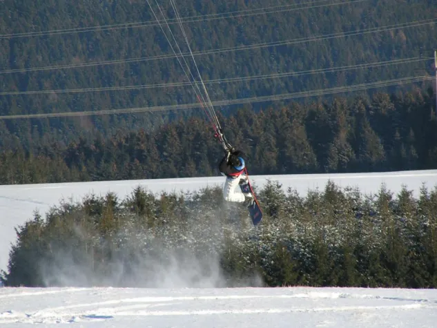Bild: Snowkiten im Naturpark Frankenwald – Wochenend-Geheimtipp um die Ecke