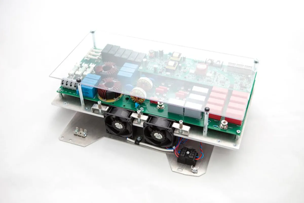 Der Induktionsgenerator IGOR80A kann für vielfältige industrielle Anwendungen eingesetzt werden