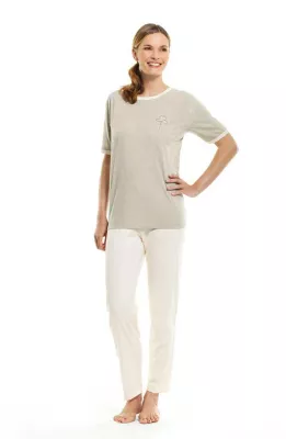 Entspannt in die Nacht: Gesund schlafen in naturreiner Nachtwäsche Bild: Entspannt in die Nacht: Gesund schlafen in naturreiner Nachtwäsche