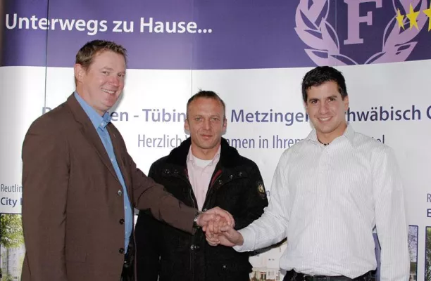 Bild: Erstes Solarprojekt mit Sponsoren des SSV Reutlingen in der Umsetzung