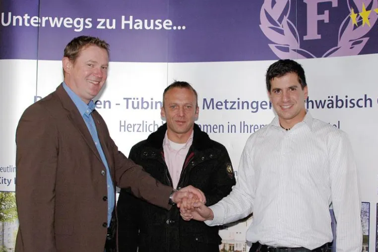 Bild: Erstes Solarprojekt mit Sponsoren des SSV Reutlingen in der Umsetzung