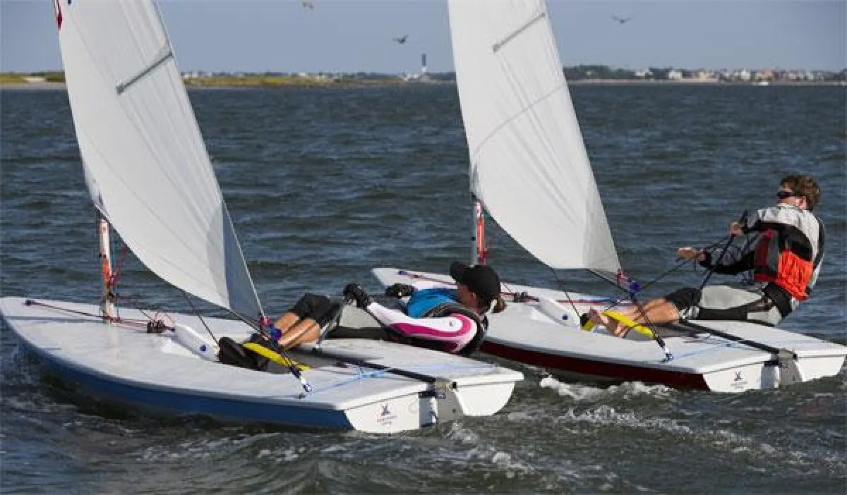 LASER. Diese Jolle wird in mehr als 70 Ländern auf der ganzen Welt gesegelt.