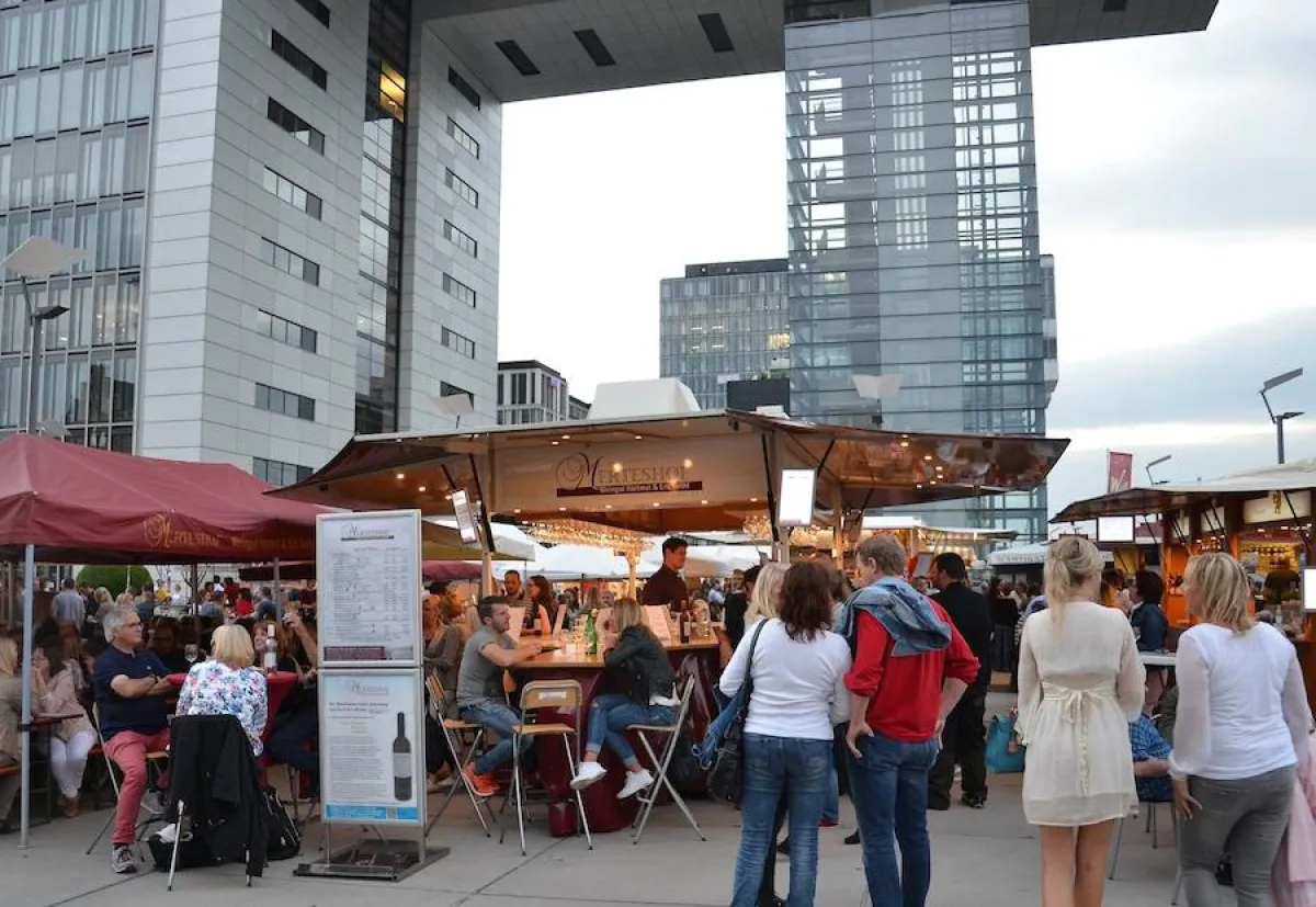 Vom 11. bis 20. August findet die 5. Weinwoche im Rheinauhafen Köln statt (Foto: Gritt Ockert)