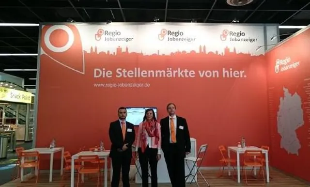 Bild: Regio-Jobanzeiger beratend auf der Messe Personal Süd – Vorteile des regionalen Recruitings
