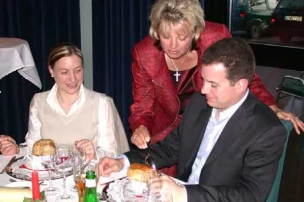 Bild: Knigge in der Vorweihnachtszeit – mit Manieren punkten