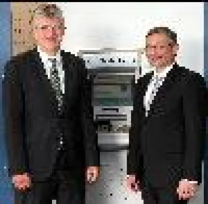 Bild: Kreissparkasse und Volksbank betreiben Geldautomat in Ohmden ab Juli gemeinsam