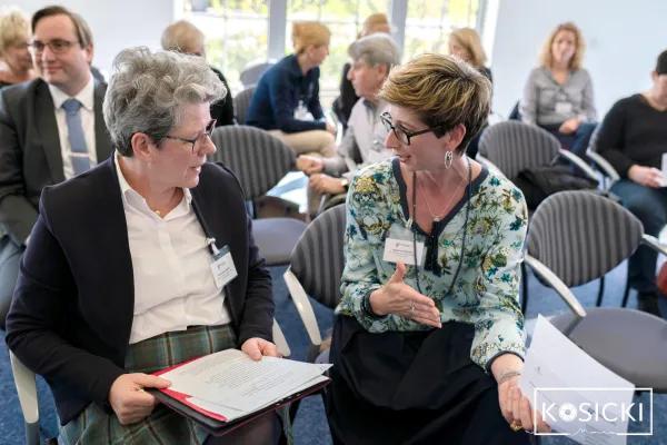Eisbrecherinnen gesucht! Ministerin Keding wirbt für „Quotenfrauen" Bild: Eisbrecherinnen gesucht! Ministerin Keding wirbt für „Quotenfrauen"