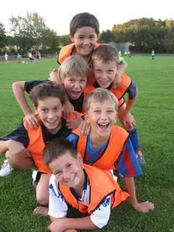 Bild: Ferienspaß mit dem besonderen Kick - Junior Fußballcamps starten in die 9. Saison