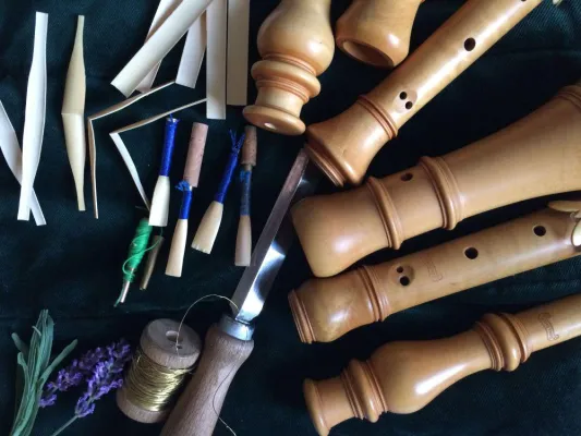 Bild: Doppelrohrblasinstrumente - ein schwierig zu bändigender Haufen Holz - Musik für klassisches Oboentrio