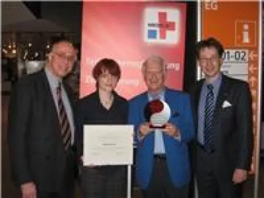 Ausgezeichnet - Professor Hademar Bankhofer erhält den Deutschen Preis für Gesundheitsaufklärung - Prävenkules Bild: Ausgezeichnet - Professor Hademar Bankhofer erhält den Deutschen Preis für Gesundheitsaufklärung - Prävenkules