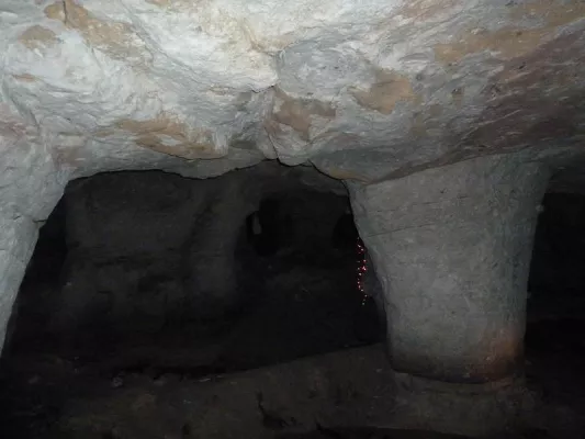 Bild: Deutschlands außergewöhnlichste Privathöhle wird am 13.04.2013 bei der Berliner Grundstücksauktion versteigert