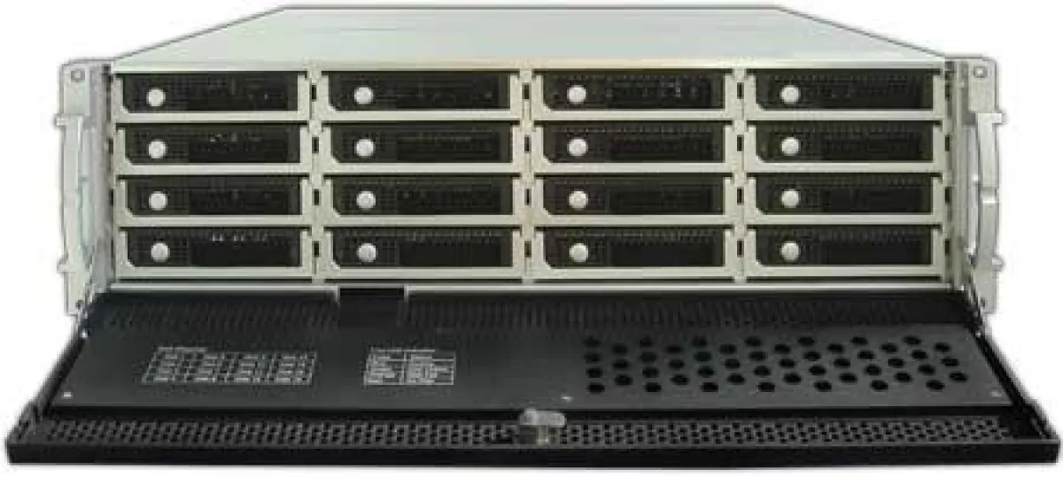 Abbildung eines easyRAID Q16Q iSCSI-to-SATA RAID Systems mit 16 Festplatteneinschüben.