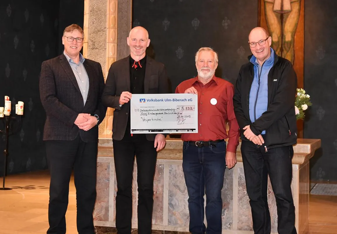 Foto: v.l.n.r: Reinhold Köhler, Pfarrer Peter Heiter, Gunter Scheitterlein und Harald Kretschmann