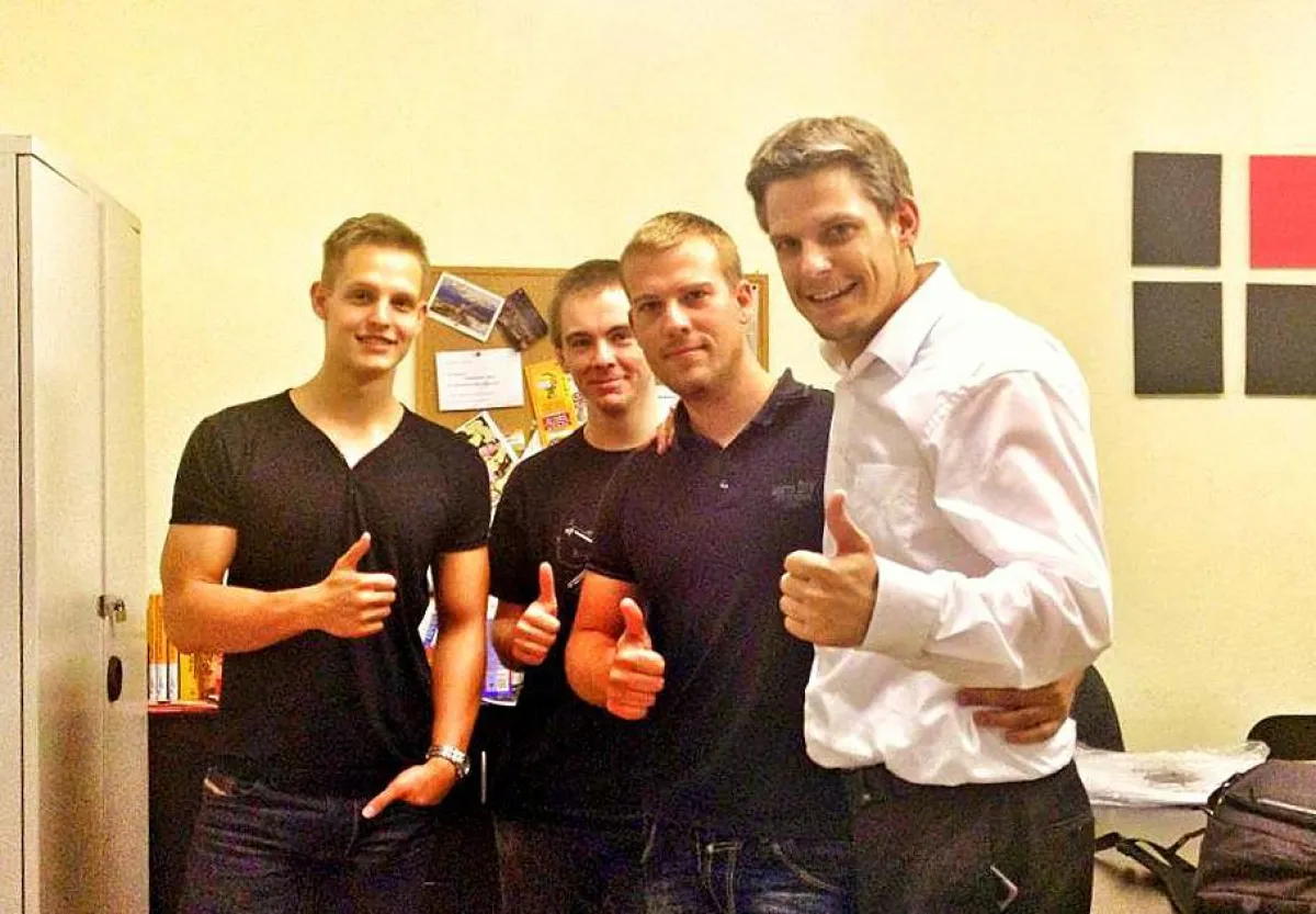 Daumen hoch nach erfolgreicher Installation