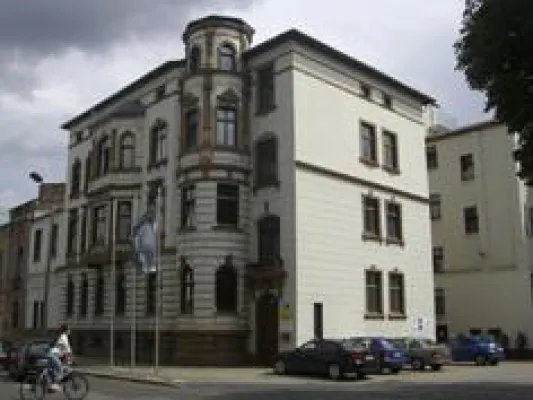 Bild: DIP-Partner AENGEVELT vermittelt Verkauf eines Gebäudeensembles in Magdeburg