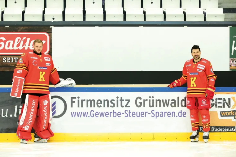 Bild: Firmensitz Grünwald als neuer Sponsor beim ESV Kaufbeuren – Britt Heudorf engagiert sich in der DEL2