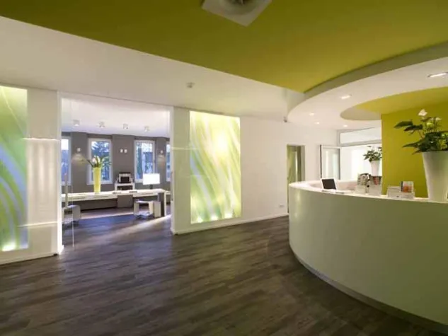 Implantate, Fluch oder Segen? Bild: Implantate, Fluch oder Segen?