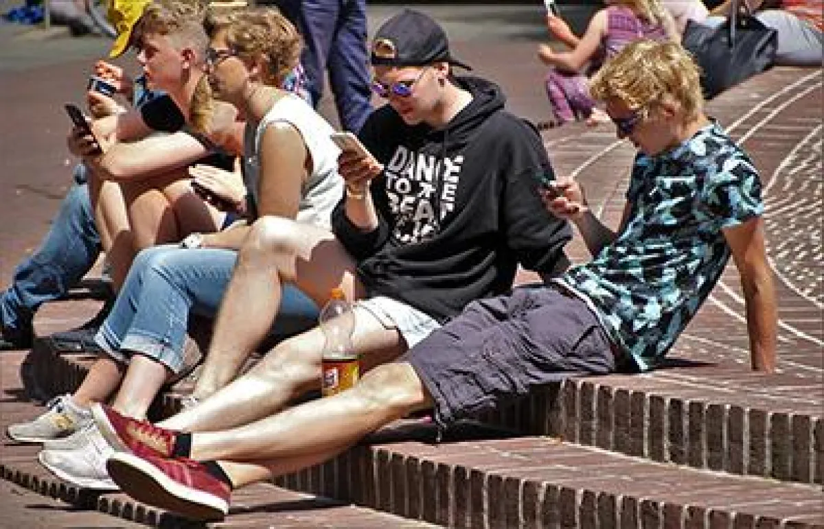 Kinder und ihre Smartphones