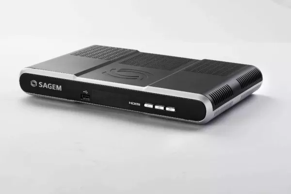 DVB-T-Receiver Sagem DTR 67160T mit Twin Tuner, 160GB-HDD und HDMI-Schnittstelle Bild: DVB-T-Receiver Sagem DTR 67160T mit Twin Tuner, 160GB-HDD und HDMI-Schnittstelle