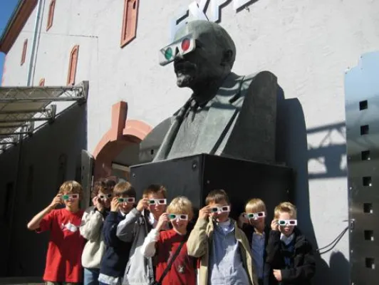 Bild: Bei Regen geh ich ins Museum