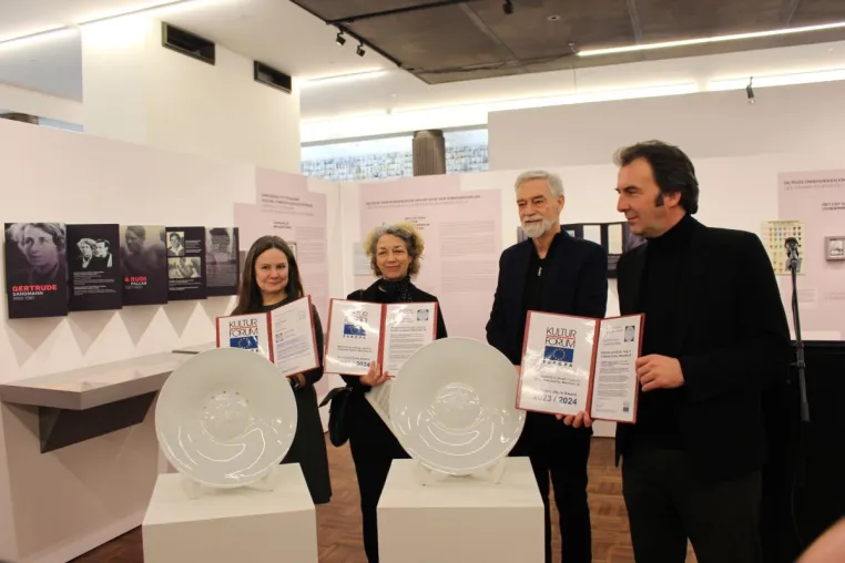 Bild: Holocaust Gedenkstätten Paris (F) und Mechelen (B) mit KulturPreis Europa ausgezeichnet