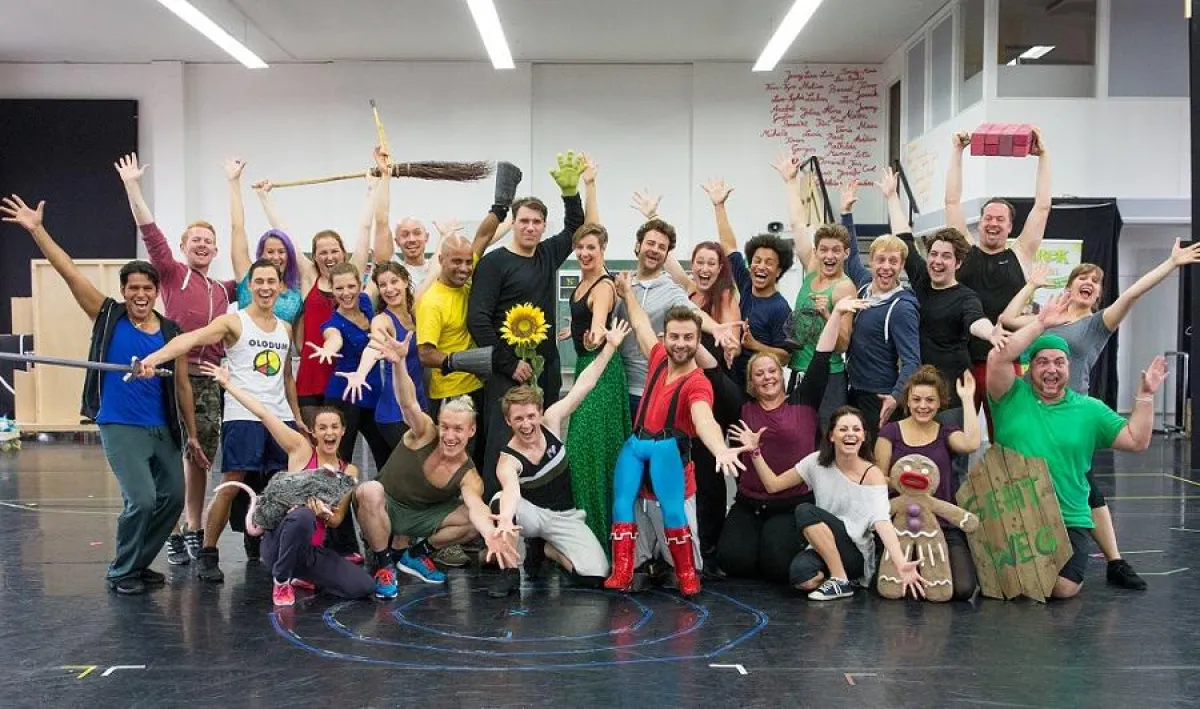 Das Ensemble von SHREK - Das Musical