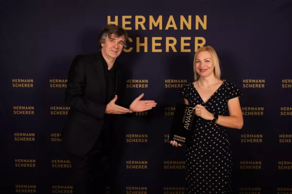 Bild: Overatherin triumphiert beim 1. Internationalen Speaker Slam in Mastershausen