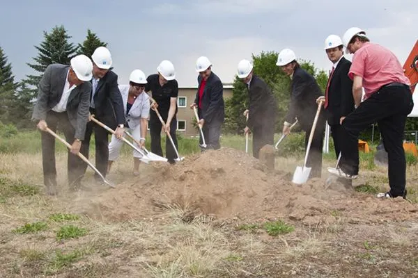 Bild: Baubeginn des neuen Seniorenwohnheims in Teutschenthal – 60 neue Mitarbeiter gesucht