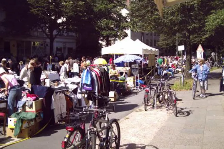 9. Bogenstraßenfest mit großem Flohmarkt in Hamburg Bild: 9. Bogenstraßenfest mit großem Flohmarkt in Hamburg