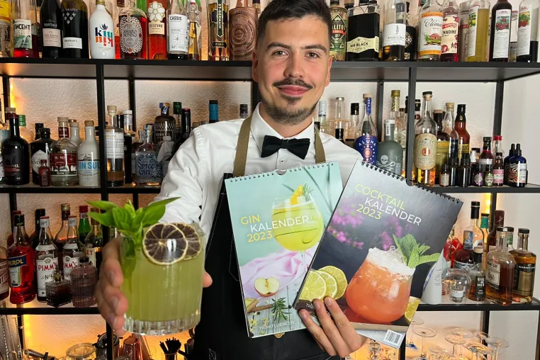 Bild: Inspirierende Geschenkidee: Cocktailwandkalender für 2023 mit Fotos und Rezepten