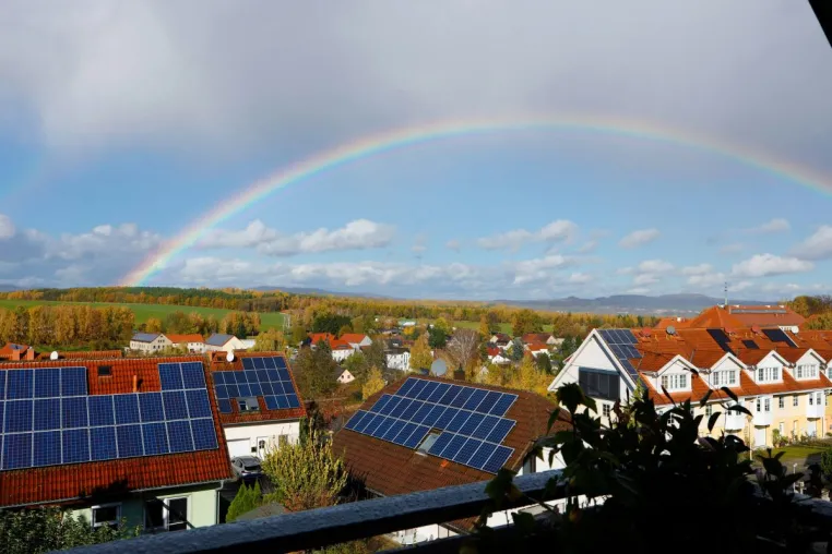 Bild: Solar aufs Dach? Warum Ihre Stromrechnung Sie in die Irre führen kann
