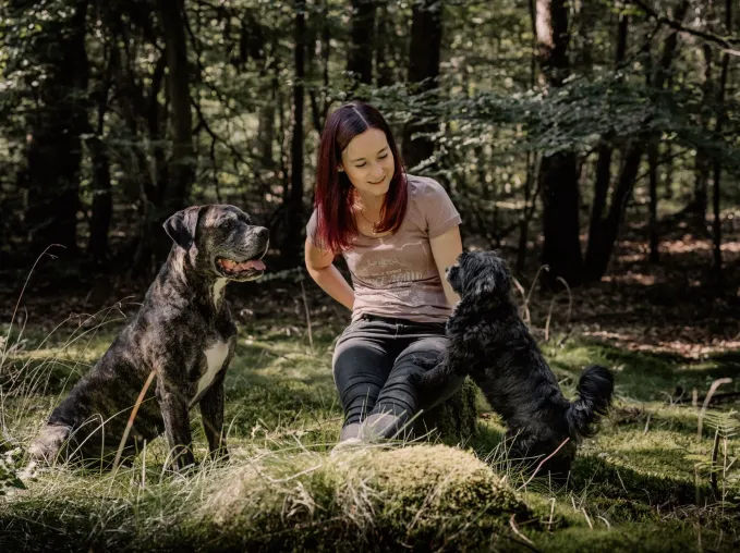 Bild: Christina Bohn – Können Tiere reden? Tiertrainerin begeistert auf internationalem Speaker Slam