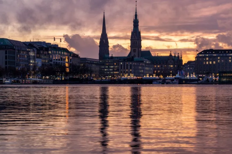Bild: Taxator SV GmbH in Hamburg: Ihr Experte für Immobilienbewertung