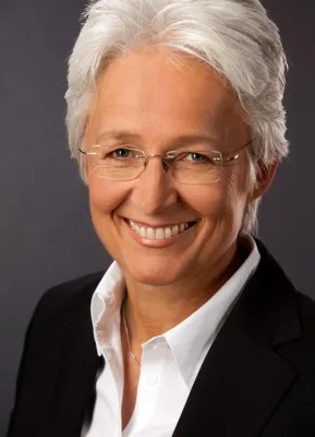 Bild: Erste deutsche Professorin für Osteopathie - Antrittsvorlesung von Marina Fuhrmann am 05.02.2013