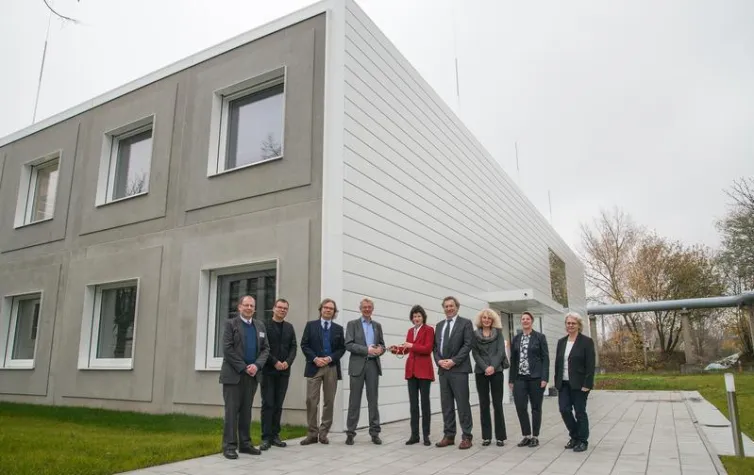 Bild: Neues Laborgebäude für Experimente zur Atmosphärenchemie übergeben